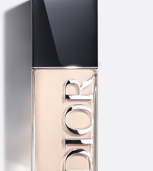 Kem nền Forever Skin Glow Radiant Foundation